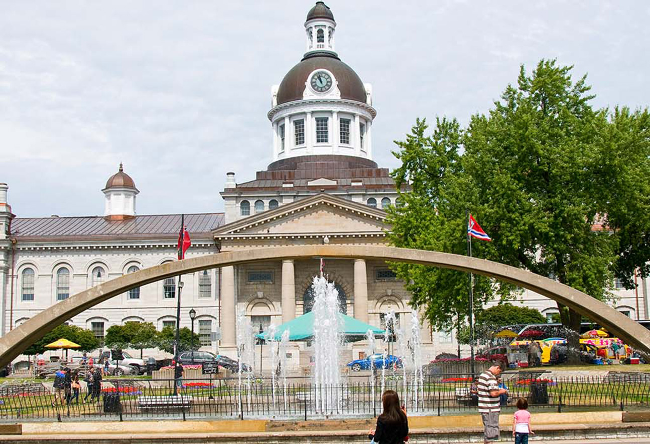 Navigating Travel Credit Cards: Your Ultimate Guide to Rewards and Perks in Kingston