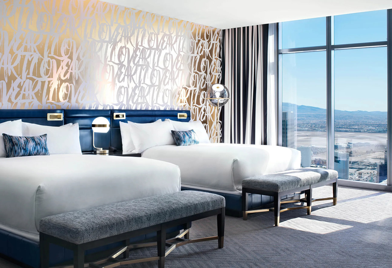 Vegas for Couples: Romantic Hotels, Dinners, and Activities